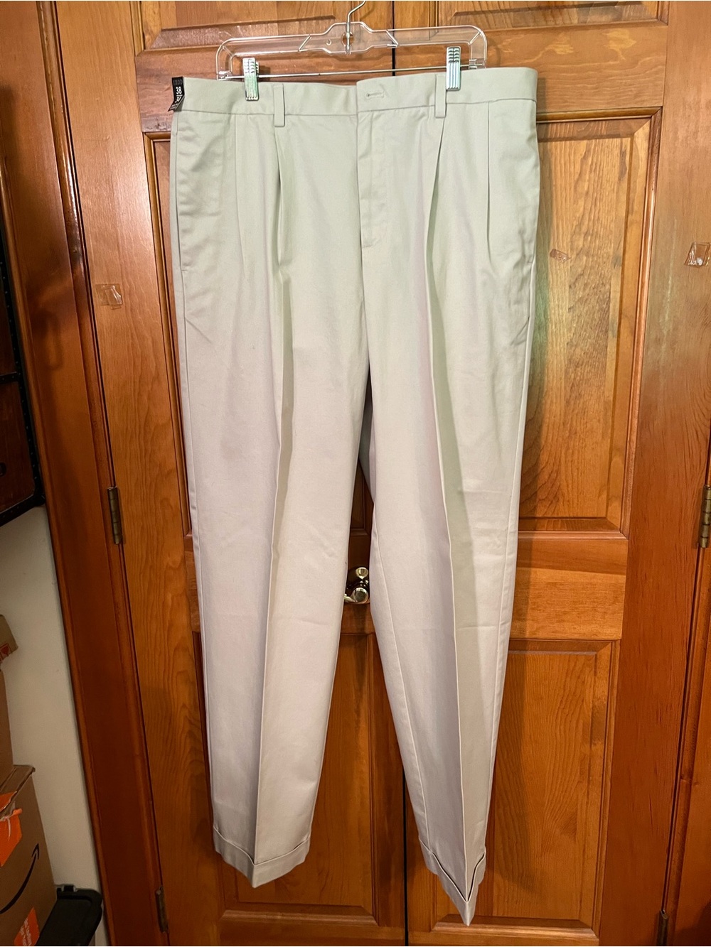 Izod Light Beige Pleated Men's Dress Pants